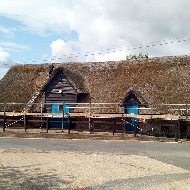 Before and after a lot of moss removal and a new ridge#thatching#roofthatchers#countrycraftsman