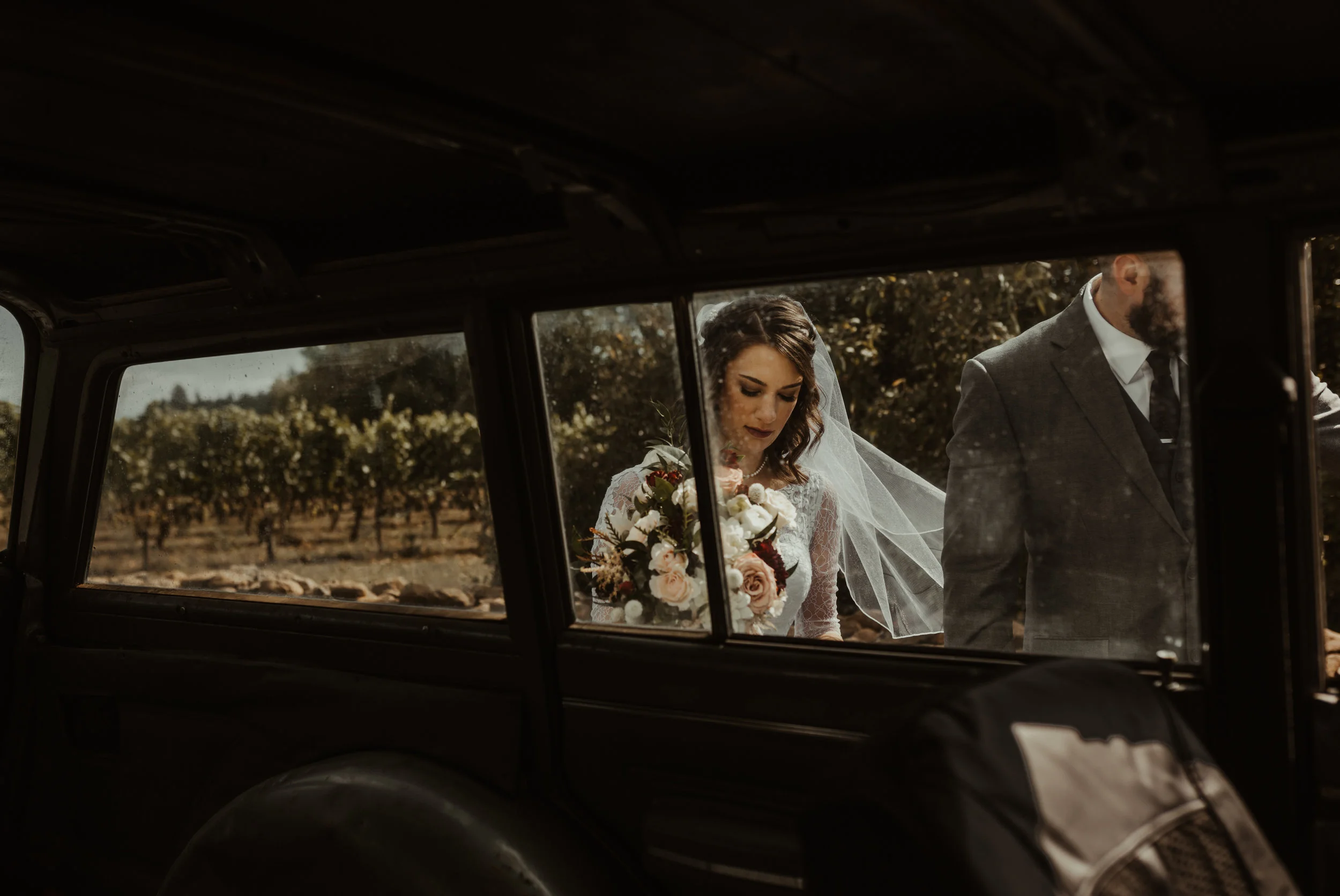 Romantic Oregon Vineyard Wedding // Laura &amp; Taylor