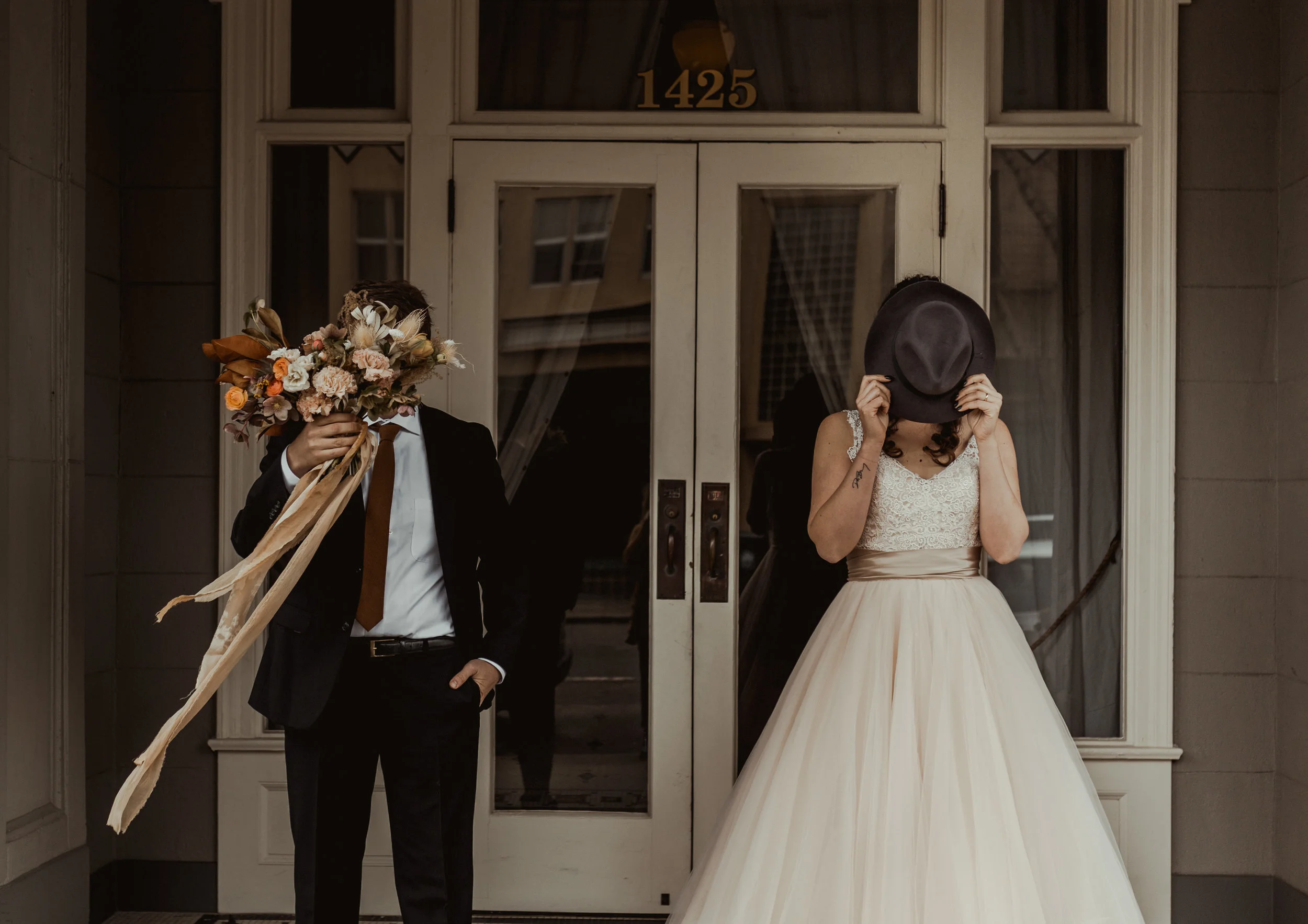 Ethical Styled shoot in astoria oregon // the Ruins at the Astor