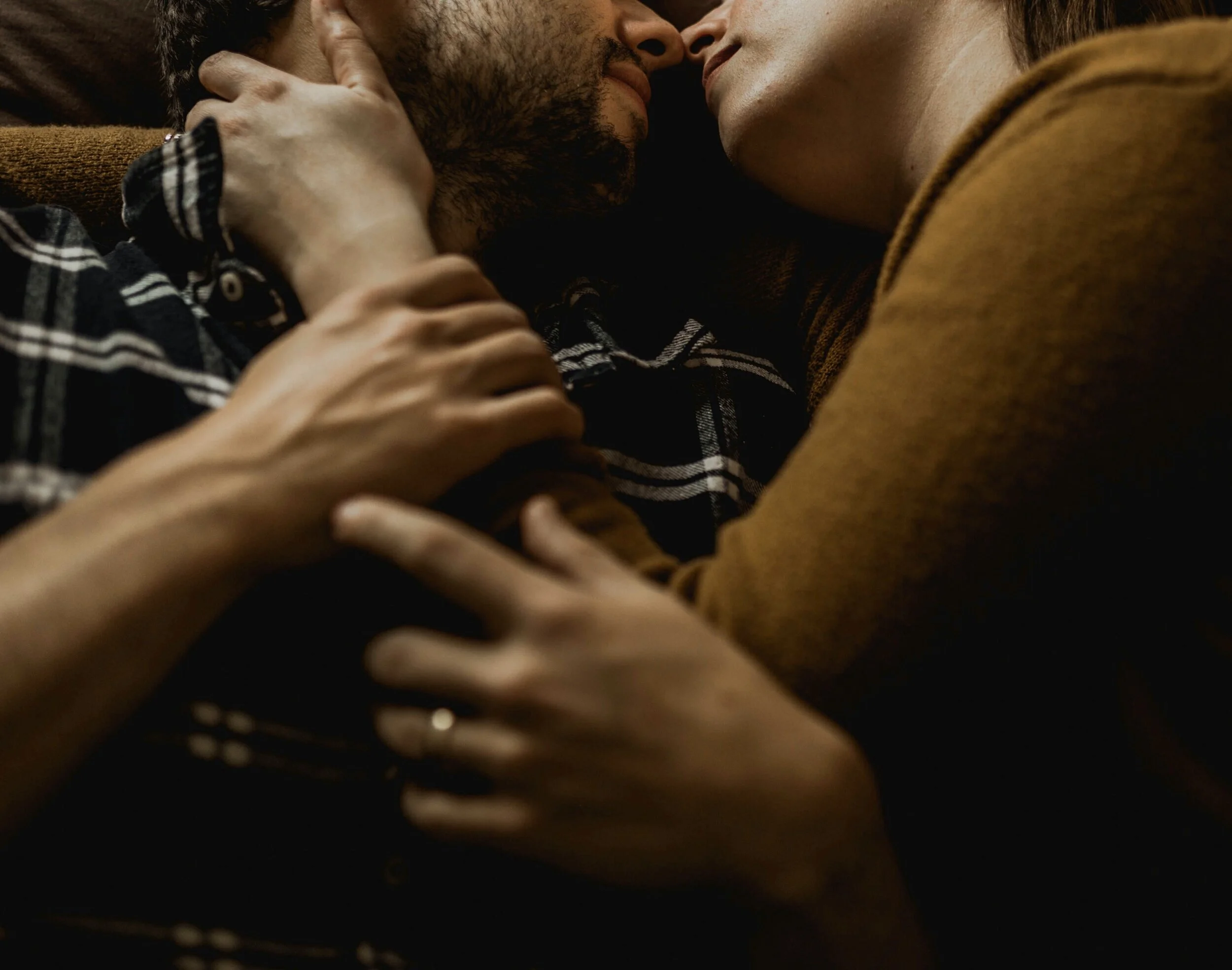 Intimate Fall In-Home Session in Newberg, Oregon // Kate &amp; Will