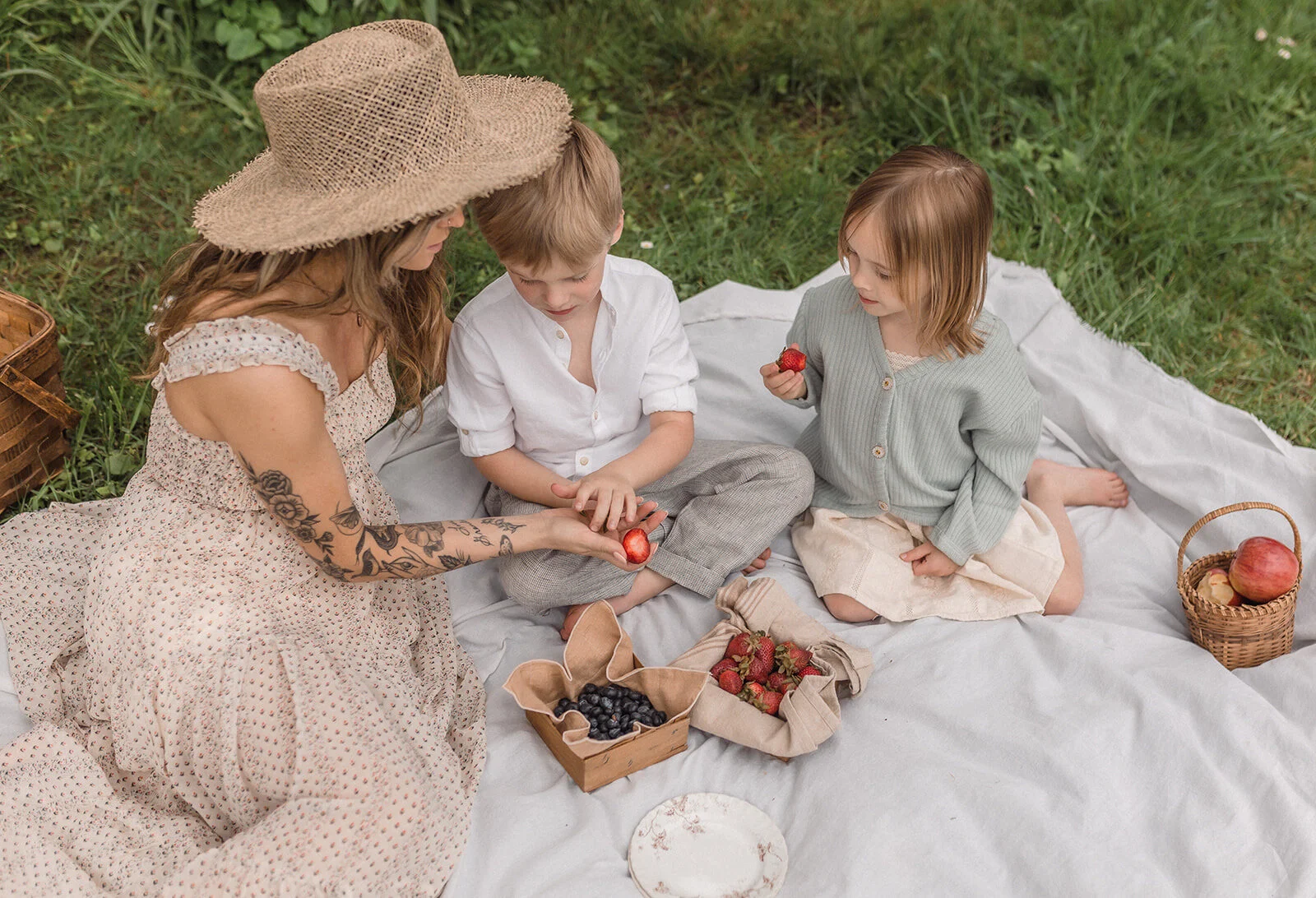 Mother's Day Spring Picnic Session // Adored Vintage
