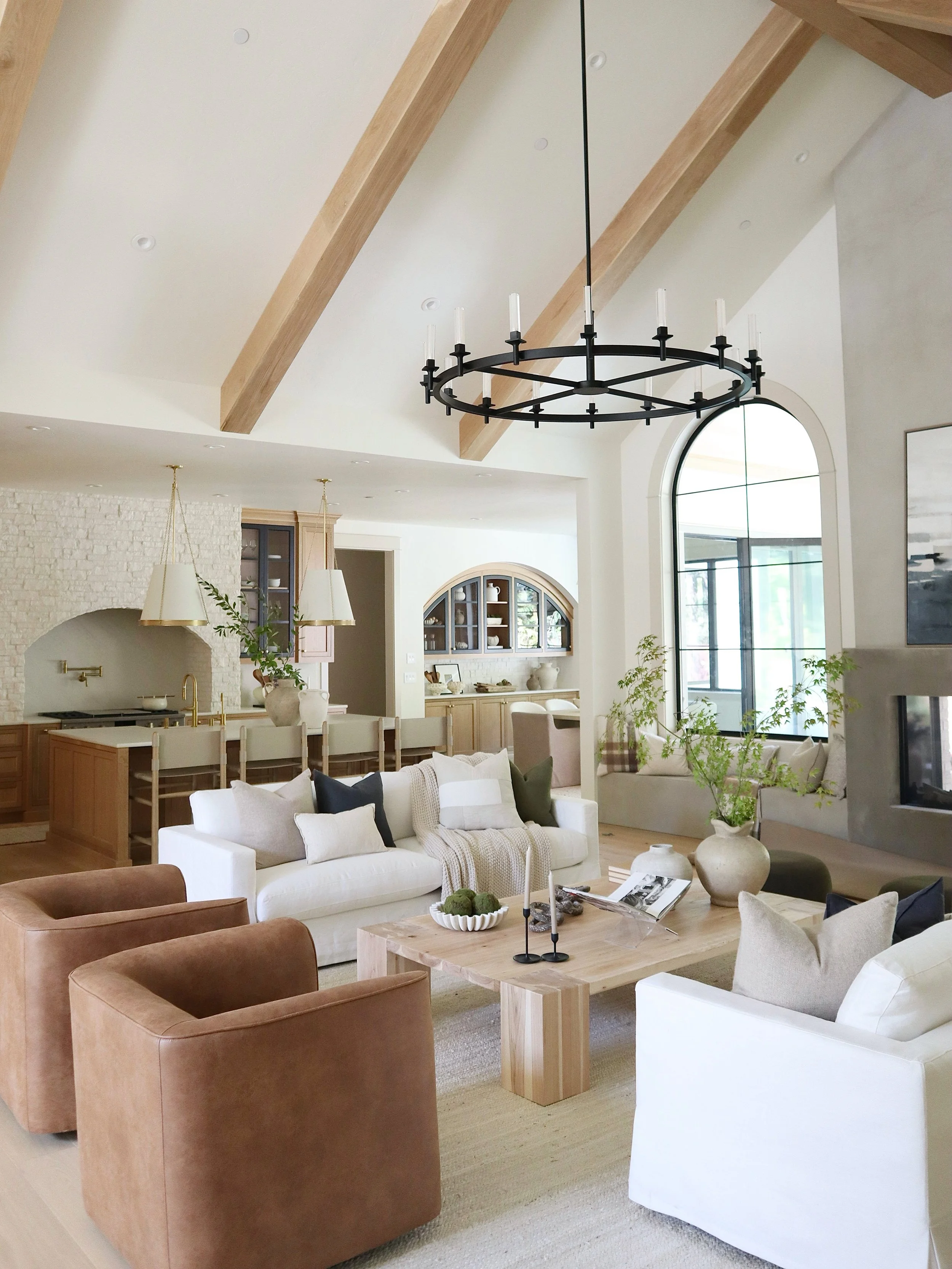 I&rsquo;m so excited and grateful to have had the opportunity to stage this beautiful transitional-modern Parade home by @generationhomesnorthwest It was an absolute honor! Their exceptional quality, craftsmanship, and attention to detail can be seen
