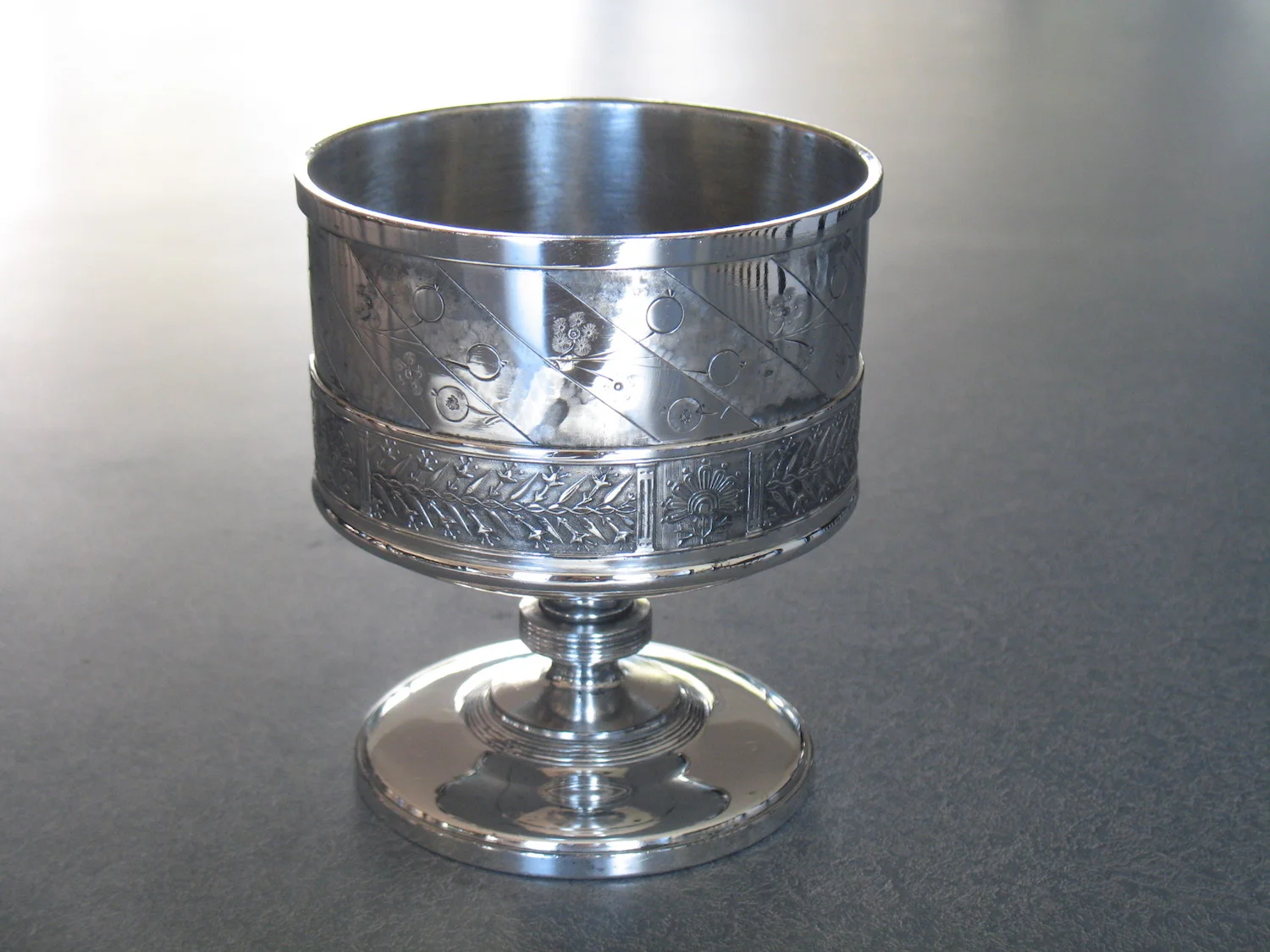 silverplate-polishing (Copy)