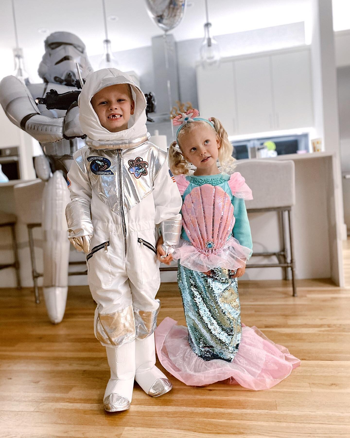 Pandemic Trick or Treating&mdash; Do Not Recommend ☠️🍭
.
Was Halloween 2020 weird? Yes. Cringe 😷
Did my angel goblins notice? No. They had a blast👻👻
.
TYSM to the people who kept the spirit alive for the kids.
.
Gentle reminder regarding the &ldq
