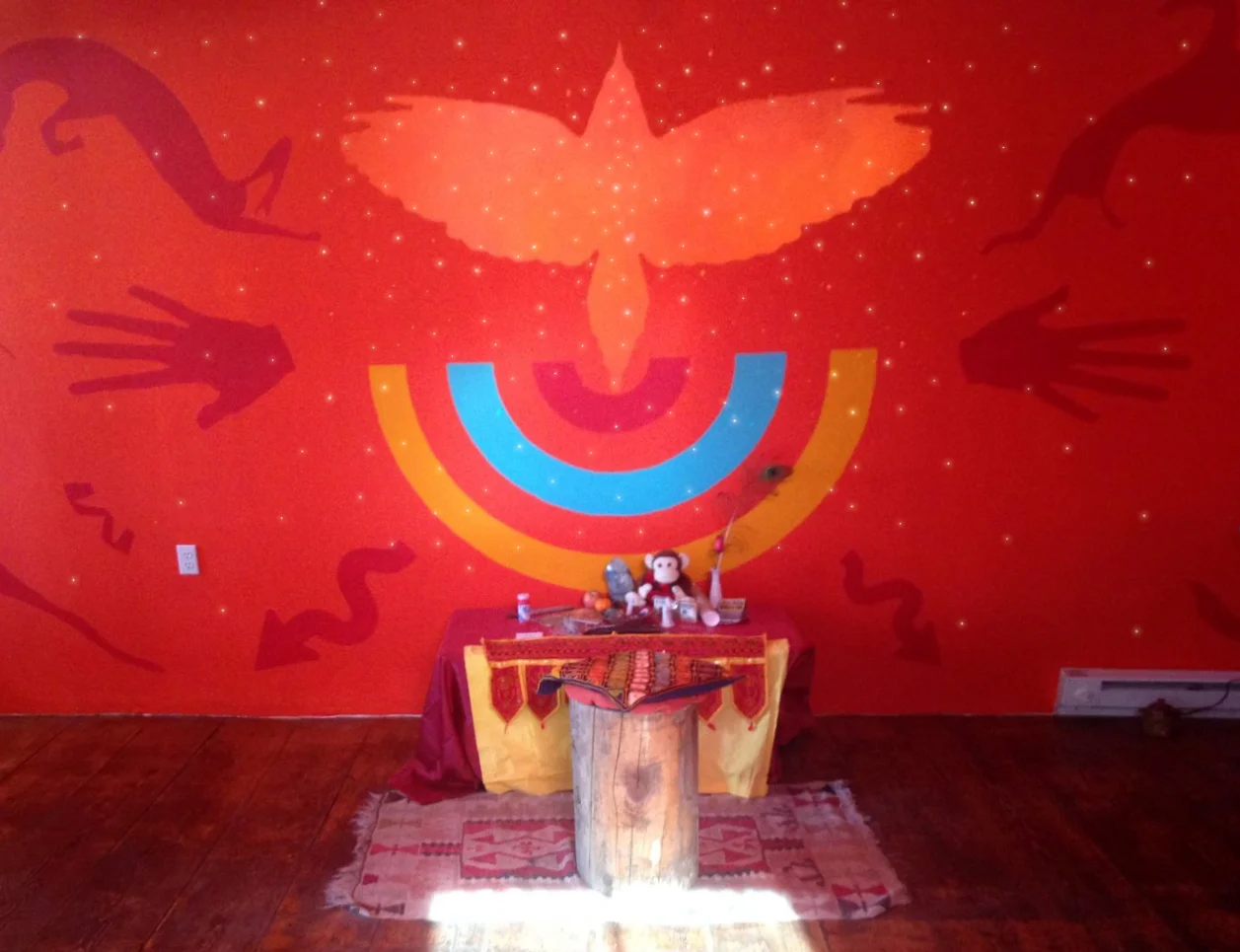 The Hum, Magpie Altar and Mural