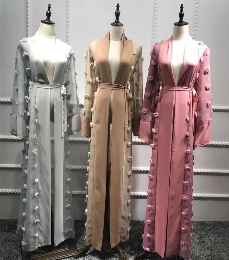 pom pom abaya.jpg