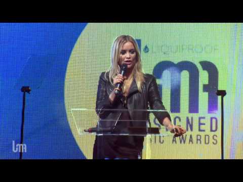 Elle Exxe wins Best Female Solo Act | Unsigned Music Awards 2016