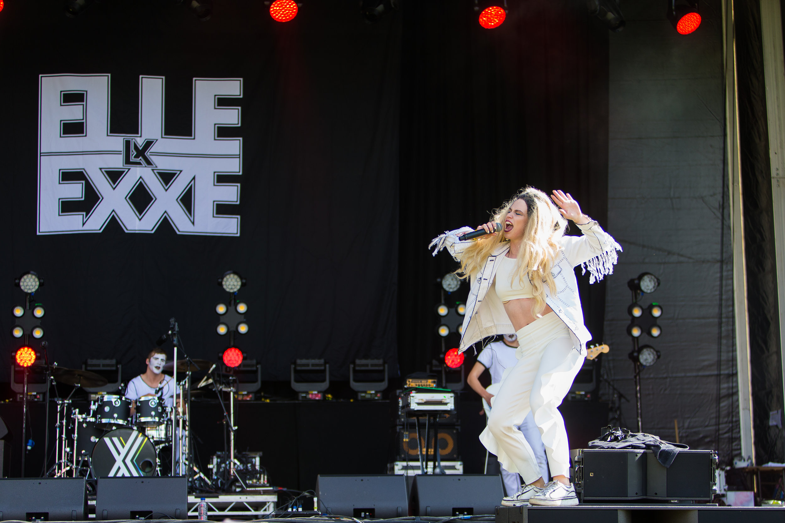  Elle Exxe performs at Carnival 56 in Dundee 