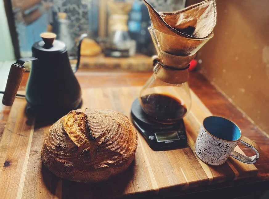 ✨🥖 Slow Start to the Week… Sourdough making is a slow art and patient science. It’s a process that won’t be rushed. When the weight of all the undone tasks settles on my chest—that’s my cue to turn towards slowness, cr