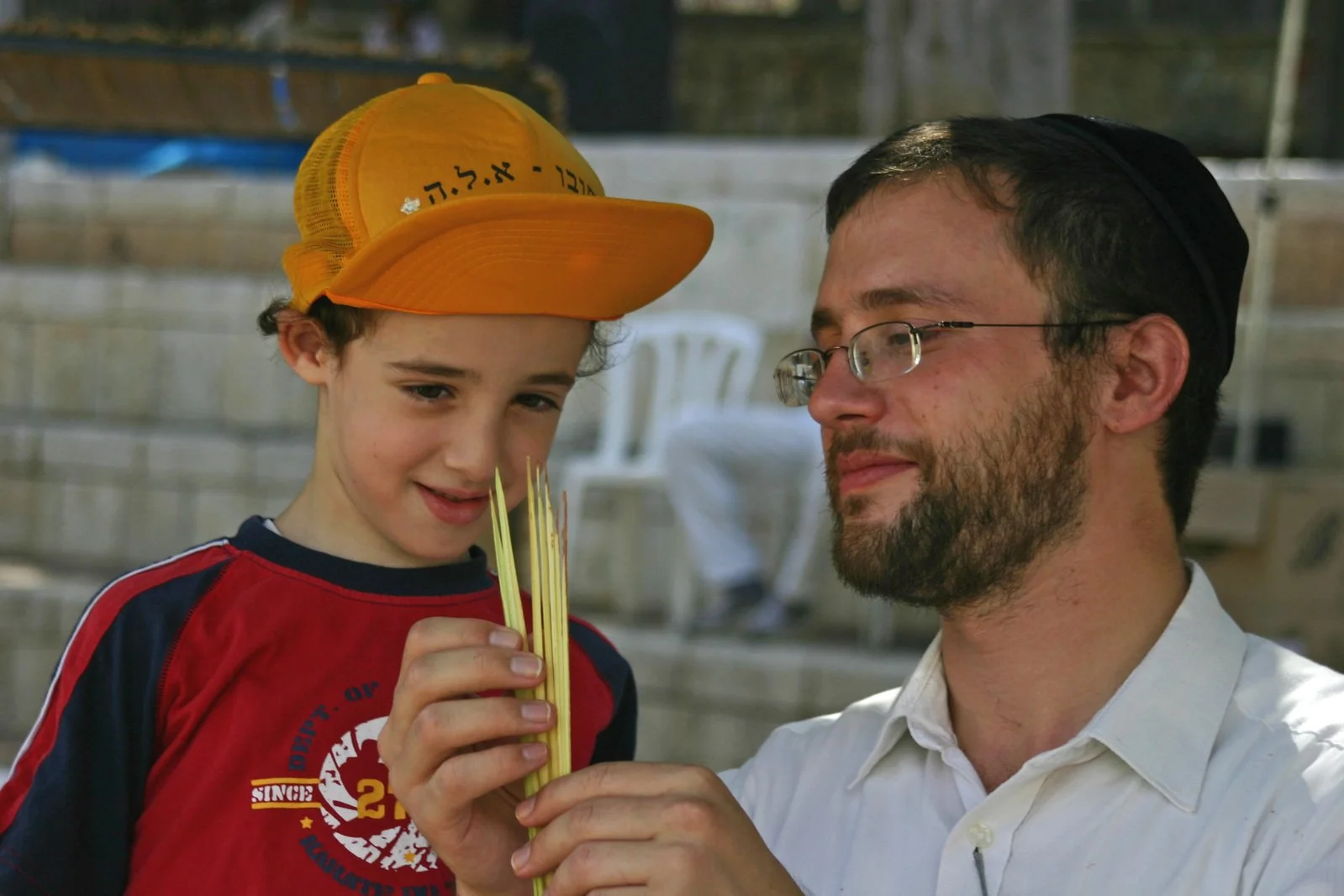 Parent child lulav.jpg