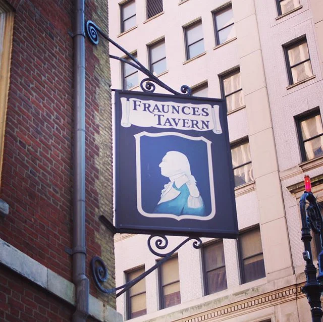 Happy 300th birthday to New York City&rsquo;s Fraunces Tavern! 🥃 The tavern began life as the home of the De Lancy family in 1719, and was sold at auction in 1762 to Samuel Fraunces. Fraunces immediately refitted the De Lancy home into the Queen&rsq