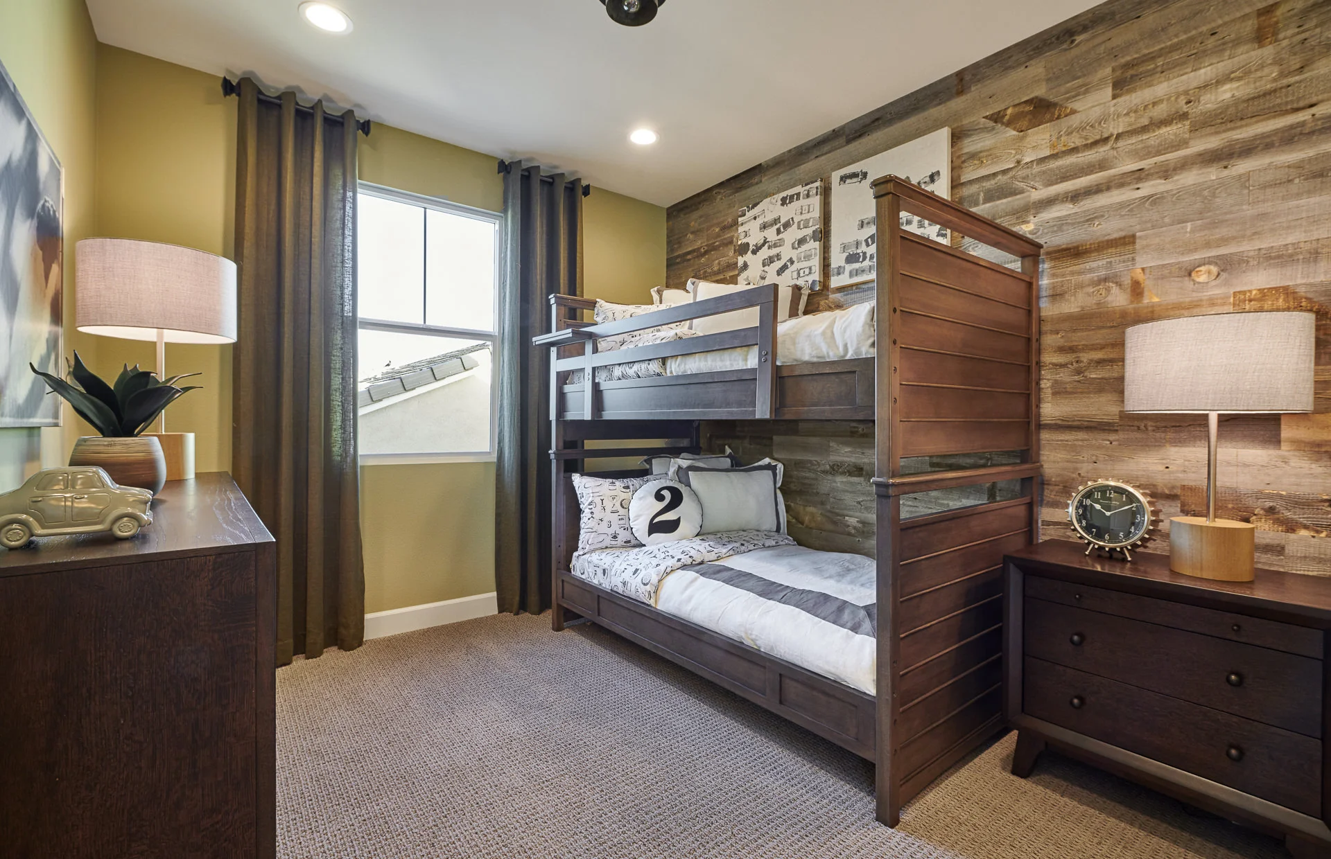 Alma_Res3_Bedroom_01.jpg