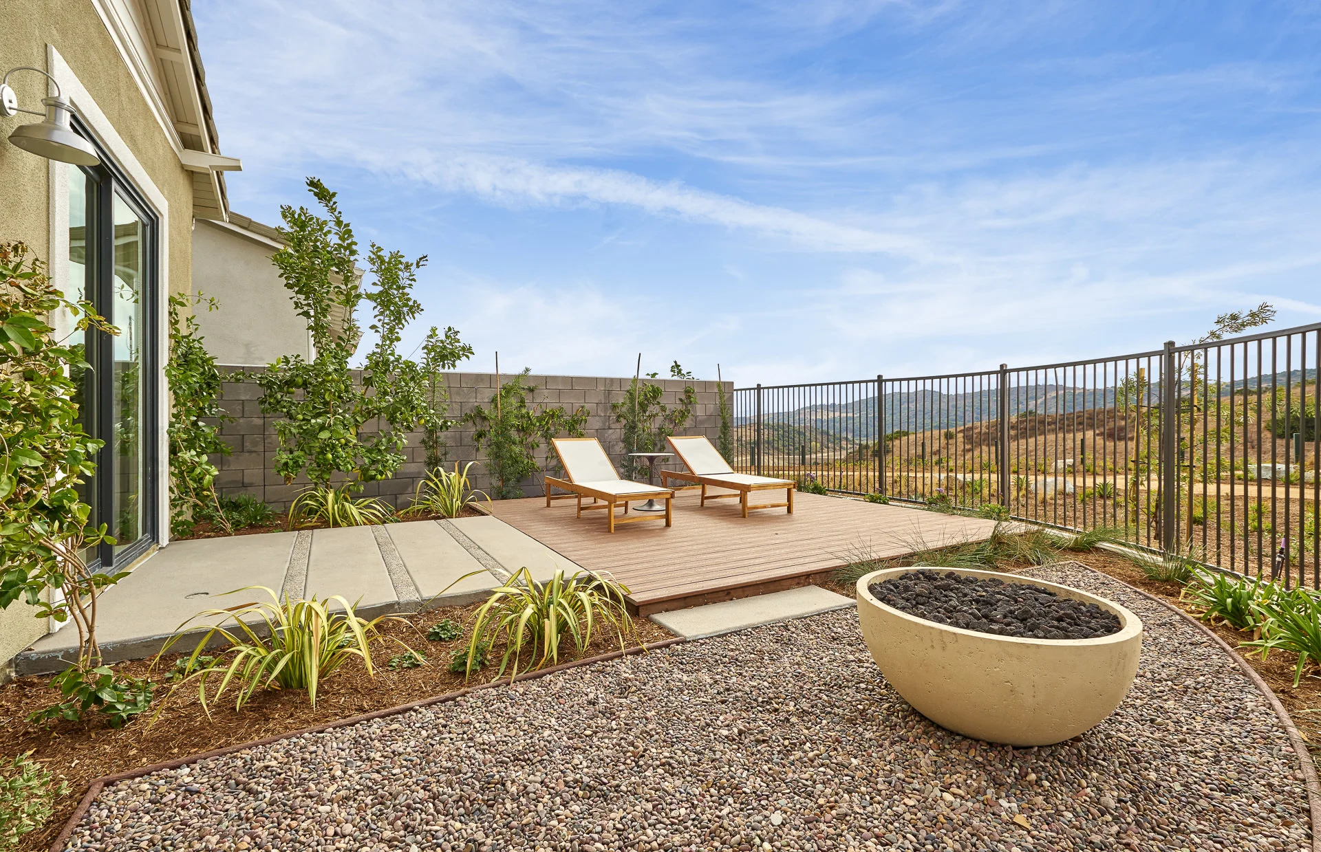 Vida_Res4_Patio.jpg