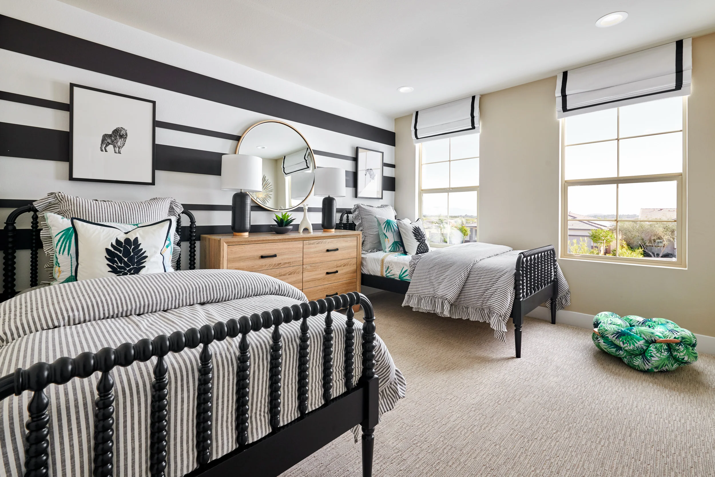 Windsor_Prodigy_Bedroom_04_001.jpg