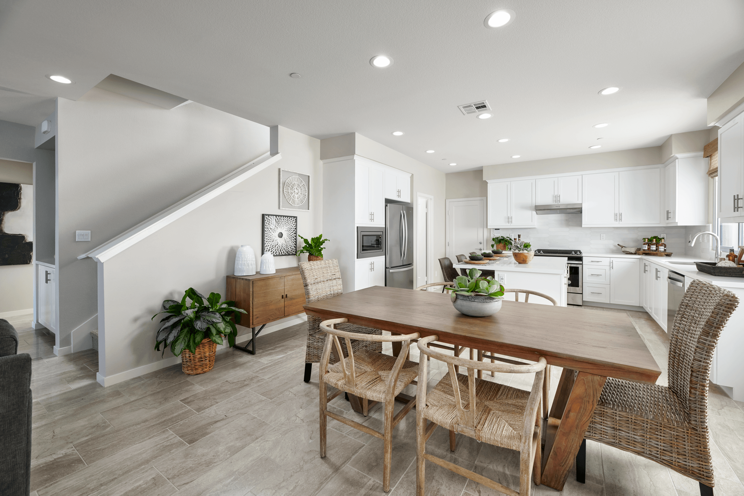190729_WLH_ModoP4X_Dining_Overview.png