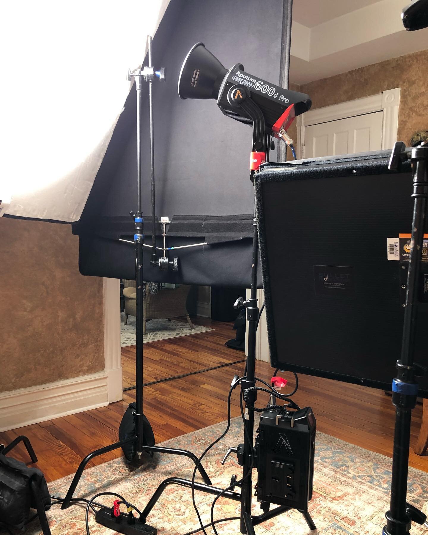 Aputure 600Ds first day on set! Along with her sisters @litegear @asteraofficial @aputure.lighting #aputure #gaffer #lighting #yesterdaysoffice