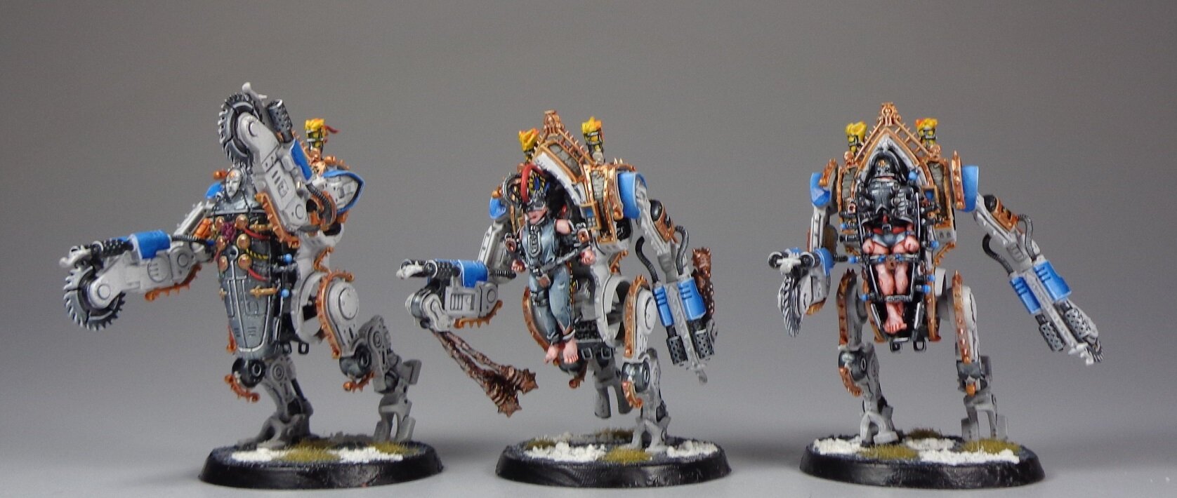 sisters+of+battle+battle+sisters+warhammer+miniature+painting+service+(15).jpg