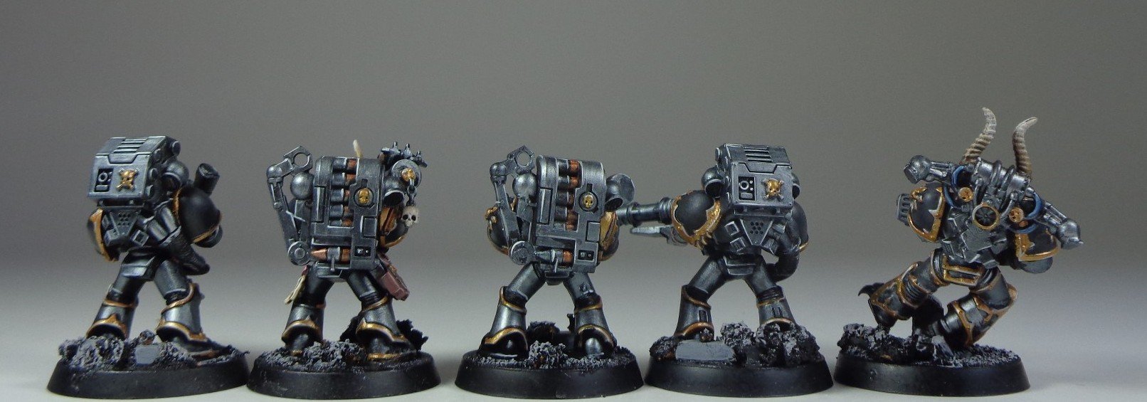 Painted some more tiny Iron Warriors : r/PrintedMinis