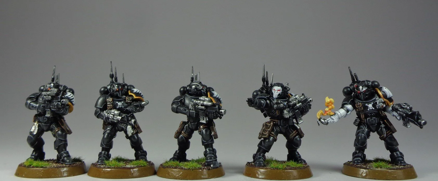 Painted Some Raven Guard Space Marines for 40k — Paintedfigs Miniature ...