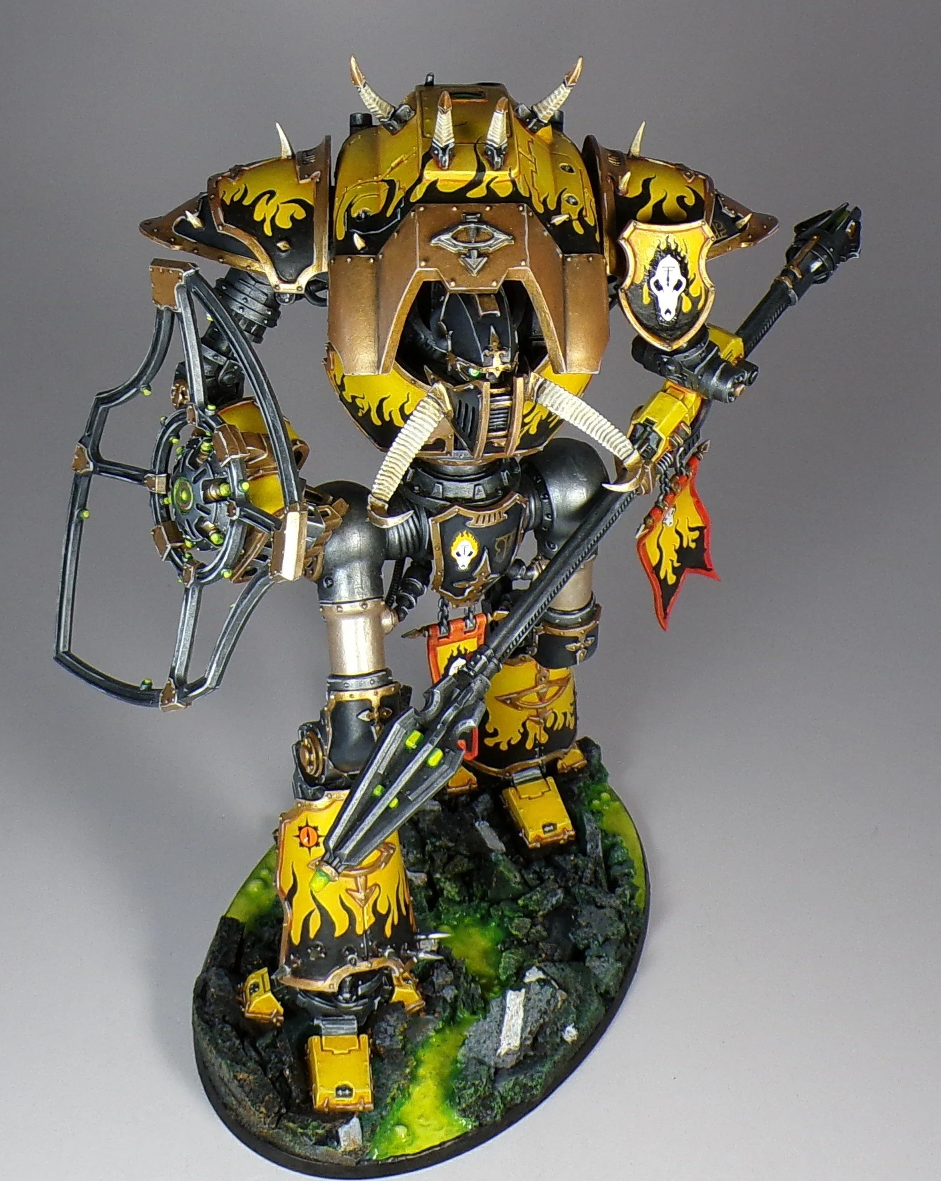 Warhammer 40k Chaos Knights PaintedFigs Miniature Painting Service (61).jpg