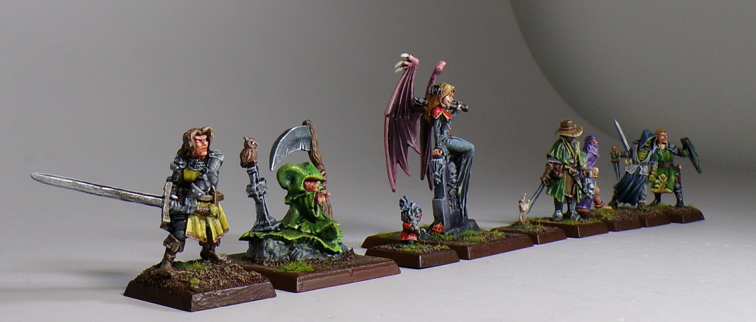 Reaper Mini Reaper Dark Heaven: Miniatures painted to Showcase Quality ...