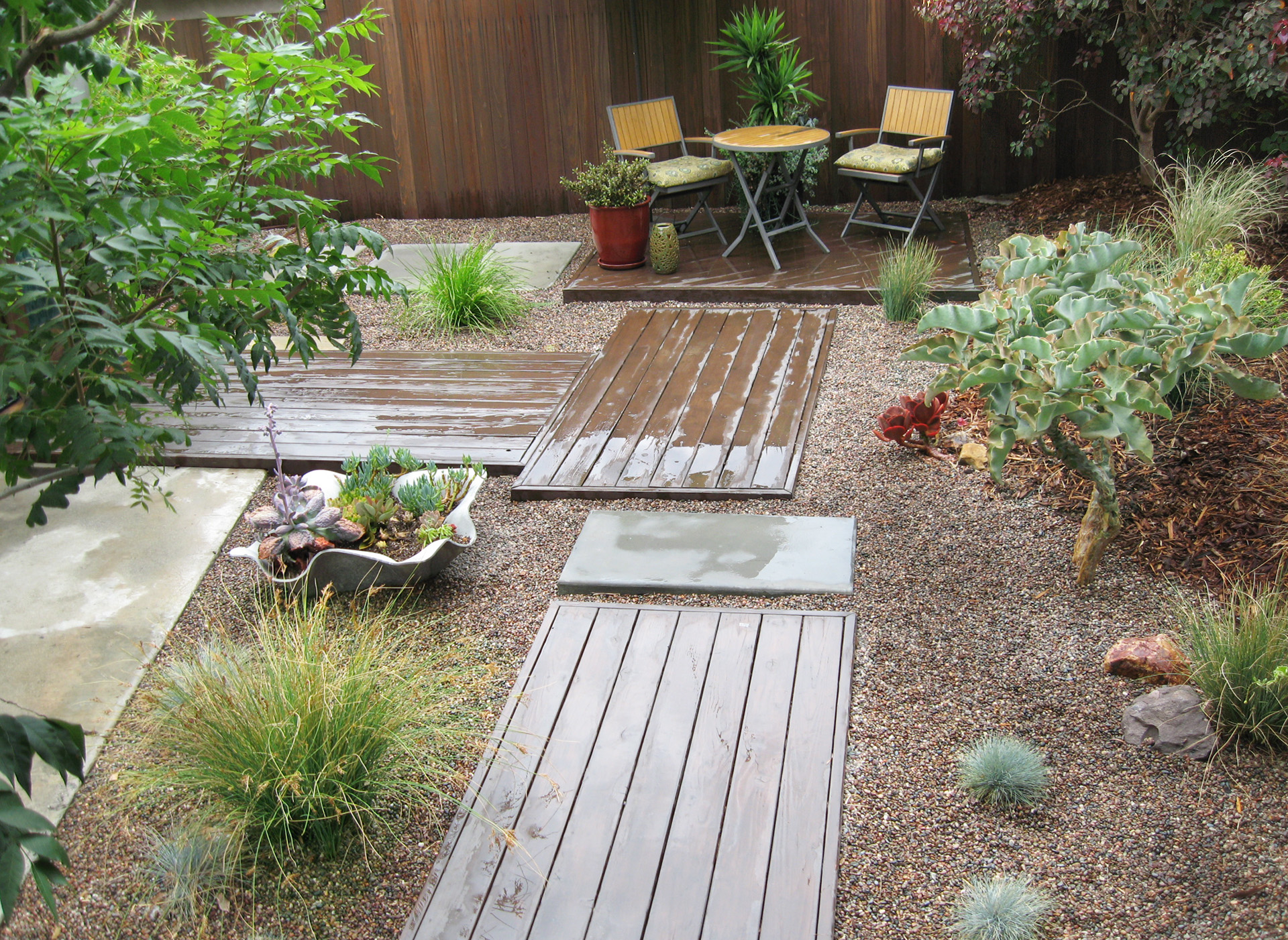 1.Low Water Entry Garden.Seats.Ketti Kupper.2014.jpg