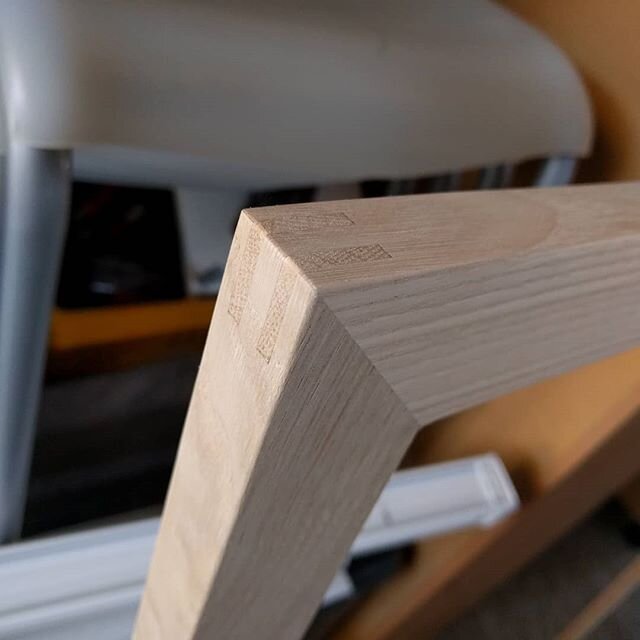 Most of the woodworking I do is not fine art. This jig I made for cutting quick and dirty splines definitely isn't. But sometimes I wish it was because in art you can express emotions and feelings a lot easier then you can with a mitre joint.

#art #