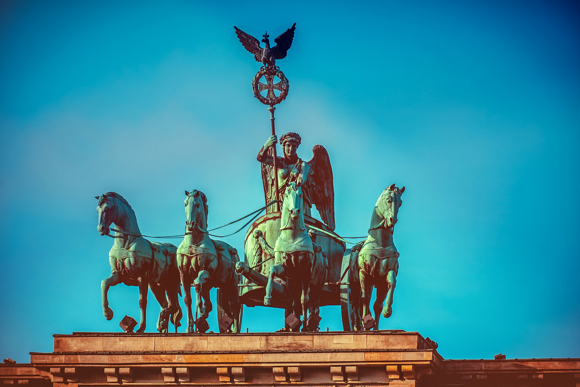 brandenburg-gate-3601096_1920 (2).jpg