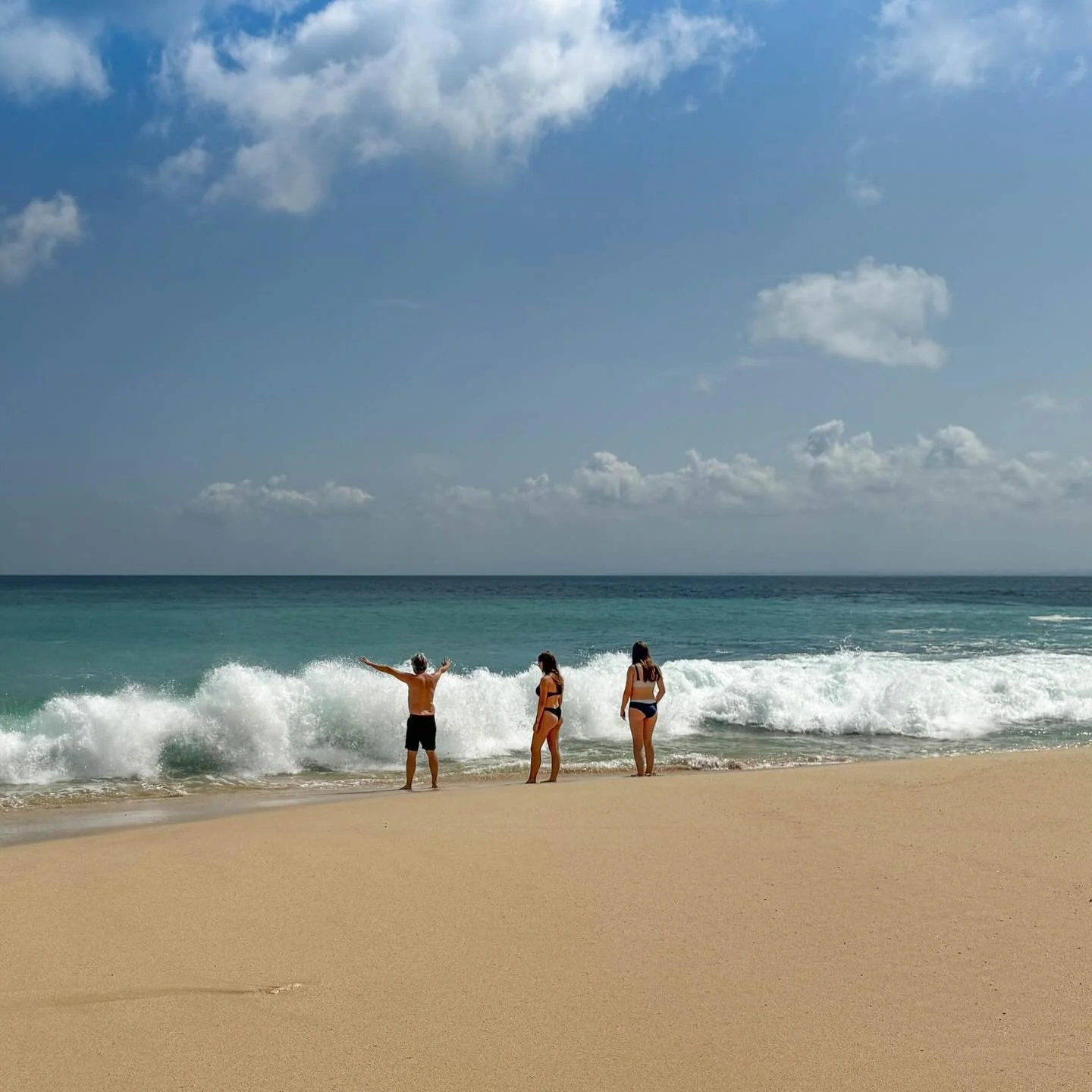 Us against the sea....while staying at the Ayana resort Bali. See our site for the review. 

#FamilyTravel #LuxuryFamilyTravel #TravelWithKids #ExploreMore #FamilyVacation #culturaladventures #luxurylifestyle #luxurytravel #luxuryresort #luxuryhotels
