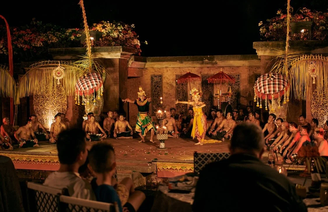 The lights dim, the drums begin, and Bali&rsquo;s ancient stories unfold before our eyes. A spellbinding evening at AYANA, made even more special by sharing it as a family.

See our site for the review.

#FamilyTravel #LuxuryFamilyTravel #TravelWithK
