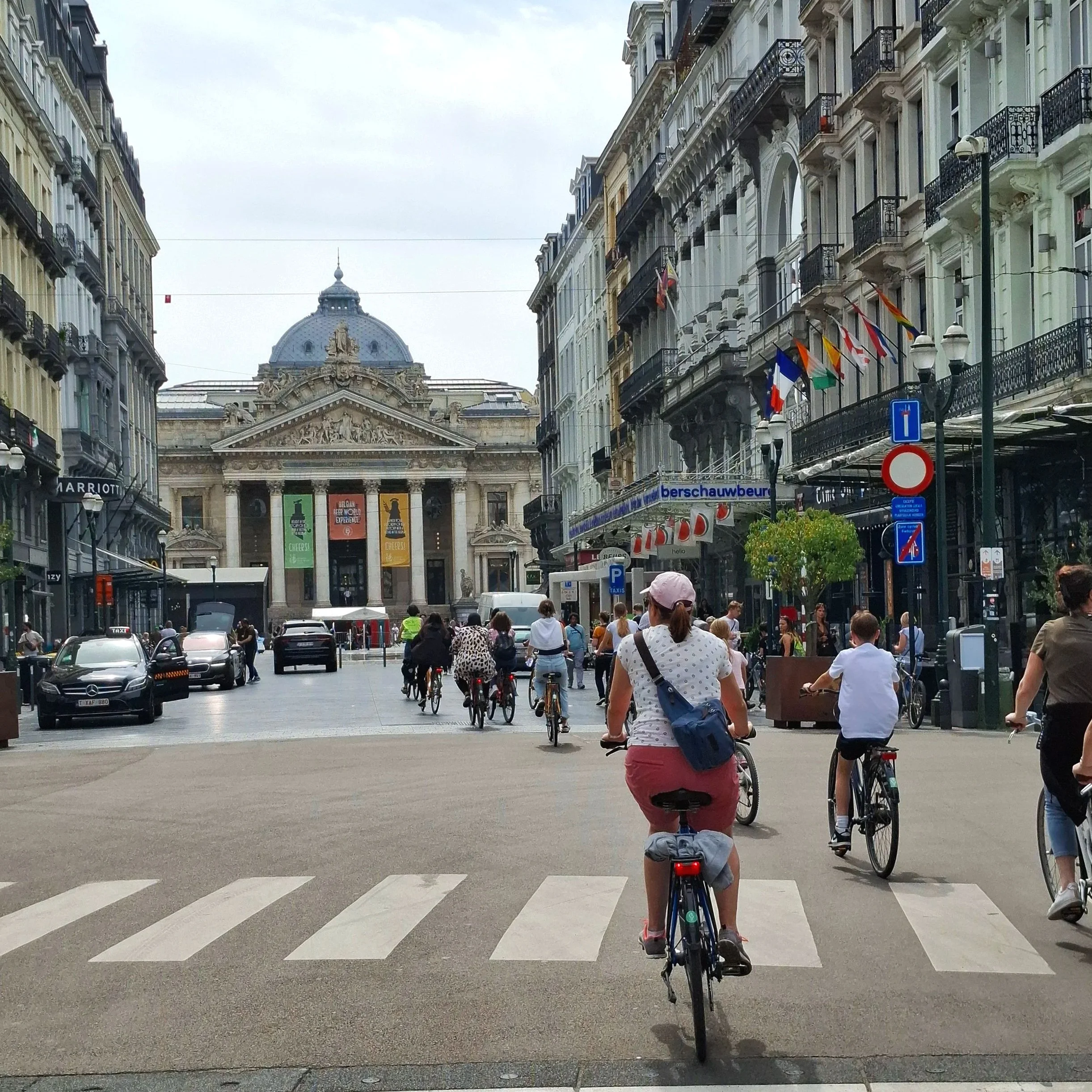 Cycling safely through Brussels with a Cactus rental bike