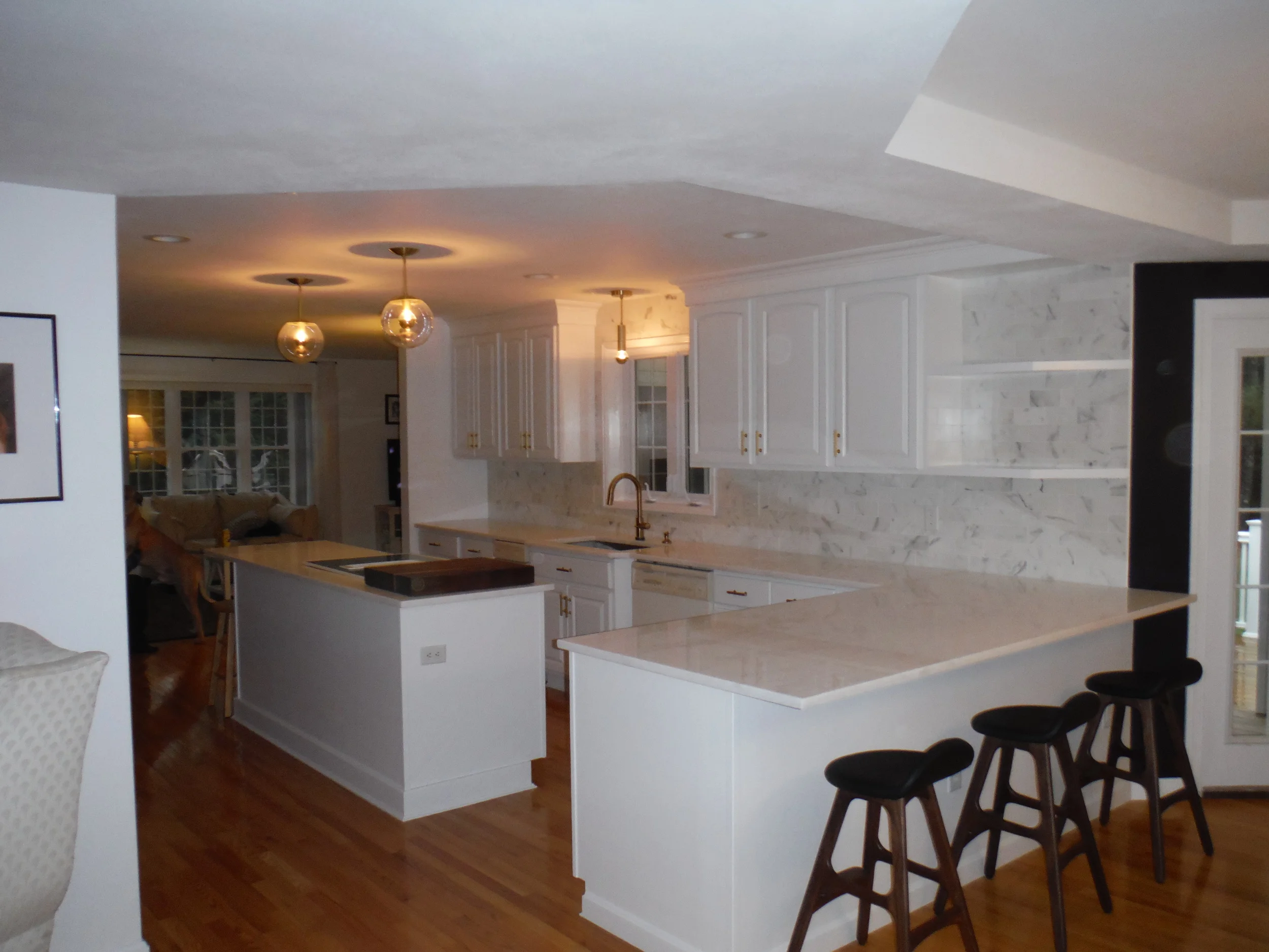  Kitchen - Hardwood Floors, Refinished Cabinets, Tile Backsplash 