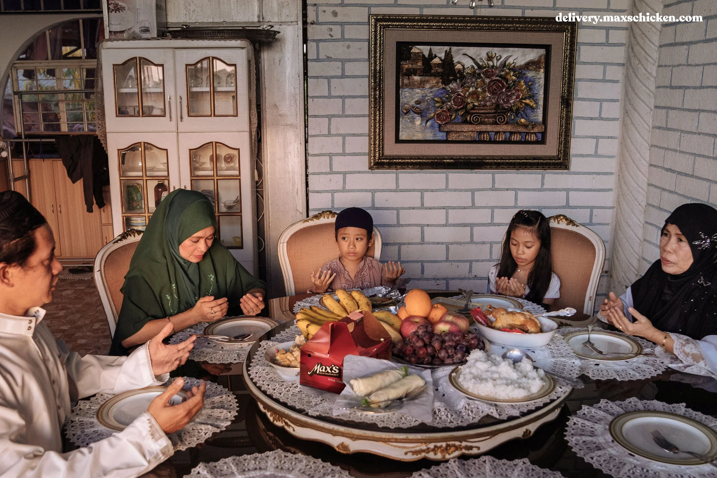 BLESSED FAMILY MEAL - 2 OF 4