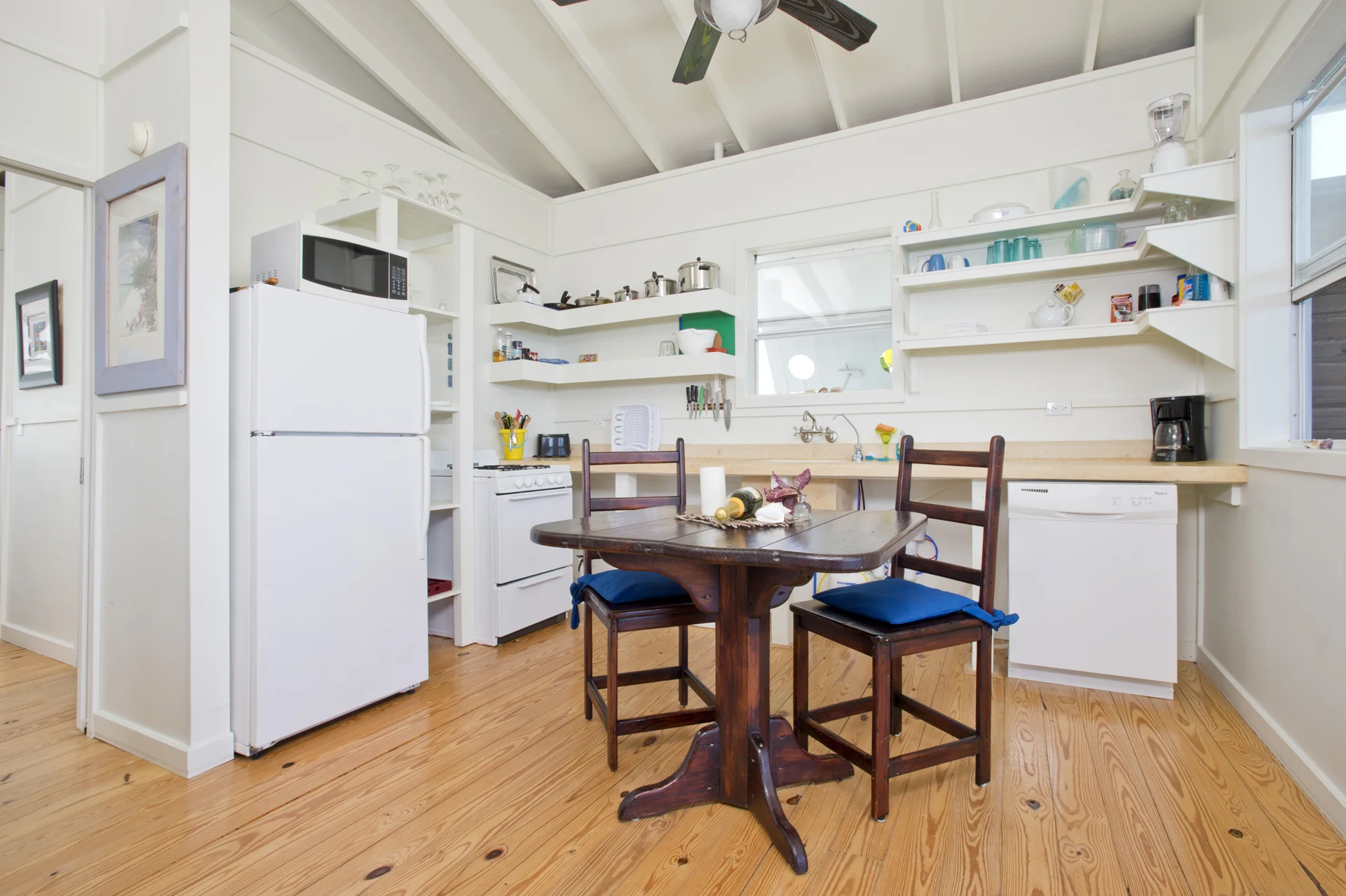 Sea glass counter fully equipped eat in kitchen!