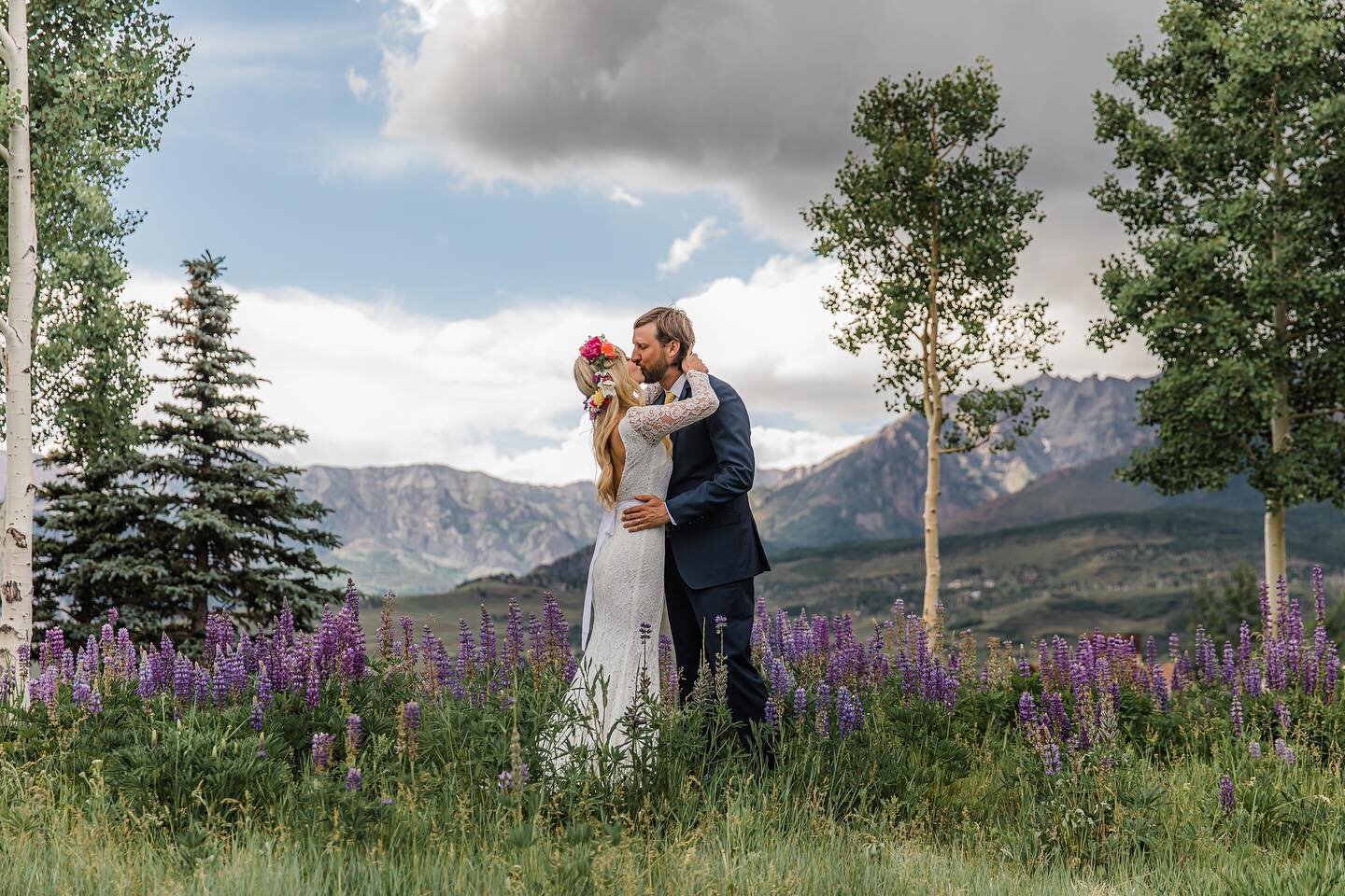 ❤️⁠ Pretty dreamy you two!
.⁠
.
#abielivesayphotography #telluridewedding #telluridephotographer #tellurideweddingphotographer #documentaryweddings #tellurideelopement #vsco #vscocam #elopecolorado #adventureelopements #elopecolorado #weddinginspirat