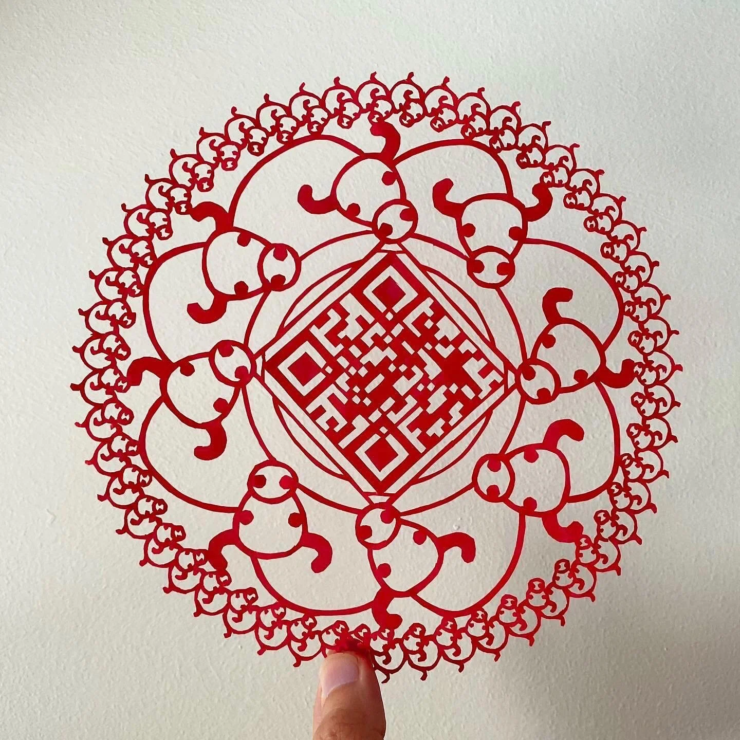  2021 Year of the OX QR code Papercut, hand cut with scissor. 2021牛年福字QR码手工剪纸。 2021丑の年QRコード紙切り。 