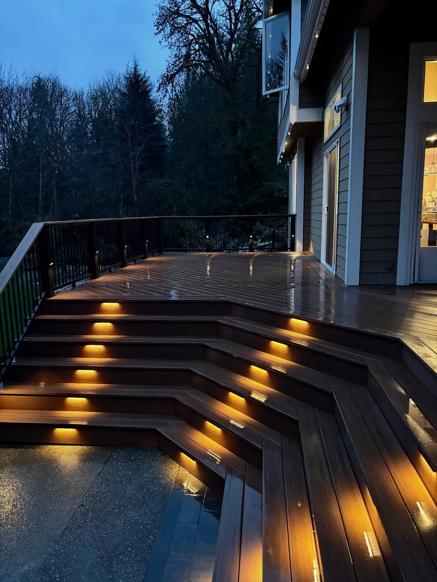 All lights from Bold lighting.