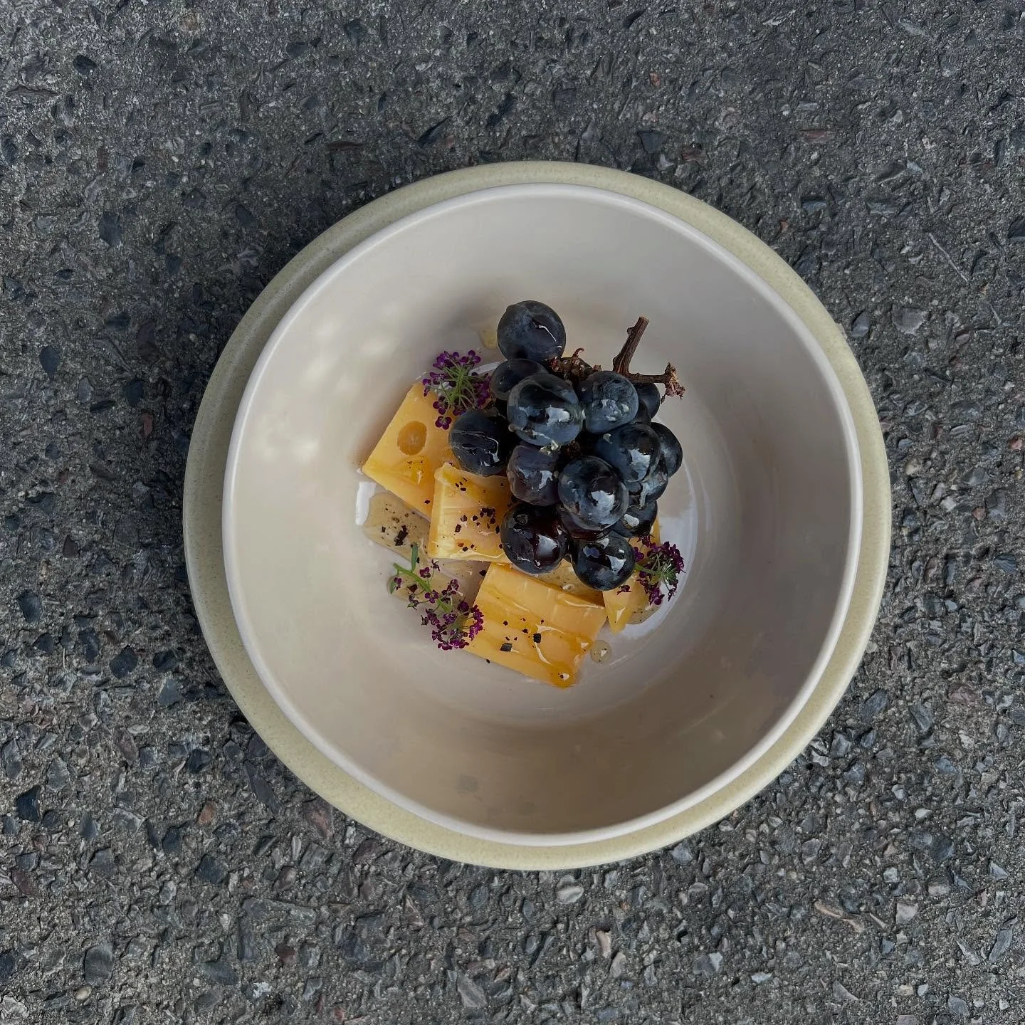 Concord grape, aged Gouda, urfa chili honey. #youwantsomecheesewiththatwine