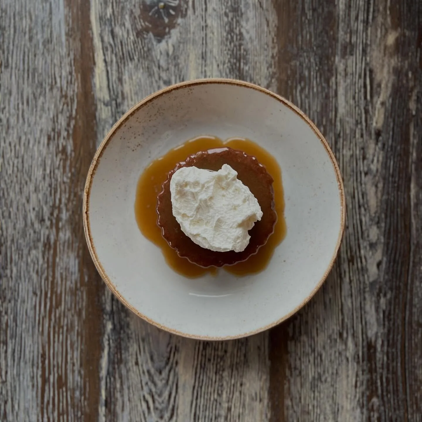 Sticky Date Cake, banana-black tea toffee, whipped cream #dessert