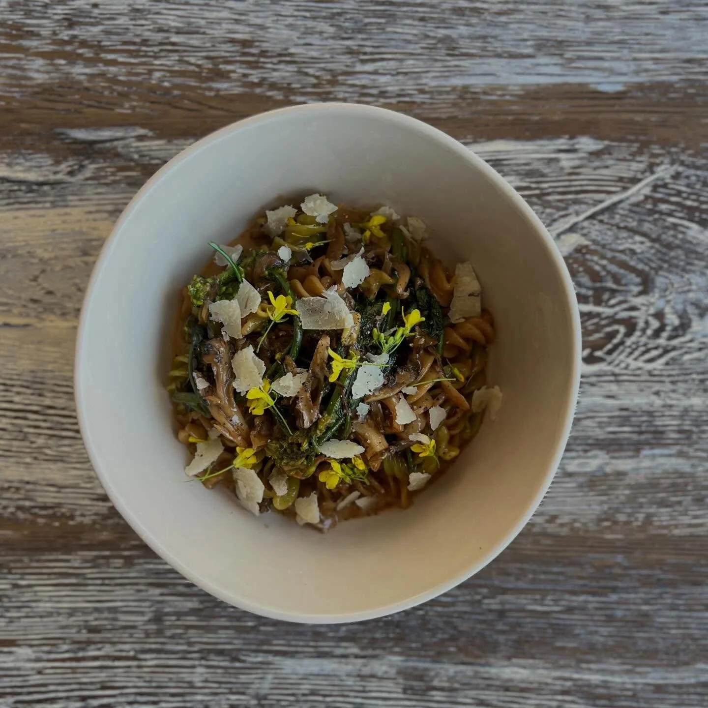 Worcestershire &amp; green goddess fusilli, with @greatmeadow.farm broccolini, maitake mushroom marsala, @bluemoonacres broccoli flowers #dinnerspecial