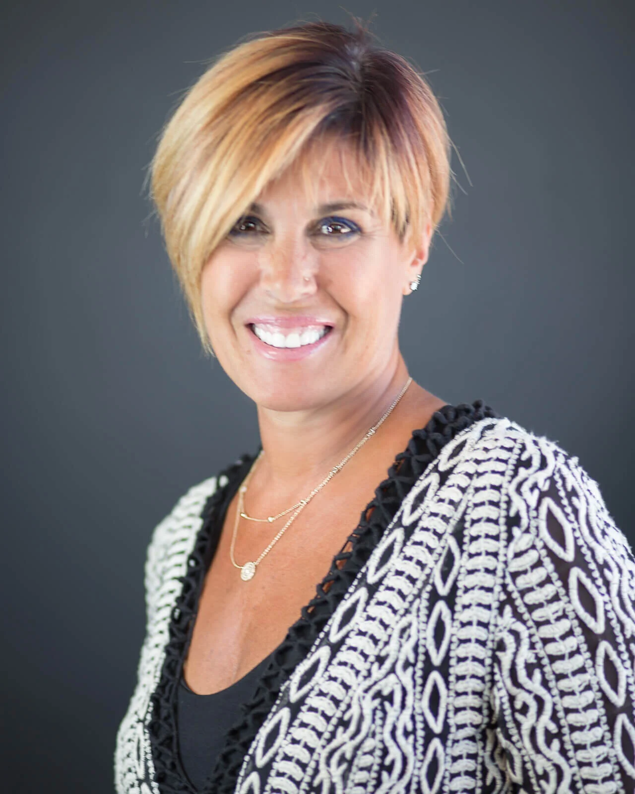 RoseSALON DIRECTOROur Salon Director for over 10 years, Rose organizes all aspects of guest services, including scheduling, strategizing marketing campaigns, creating social web content tailored to the business’ audience of social sharers, and maint…