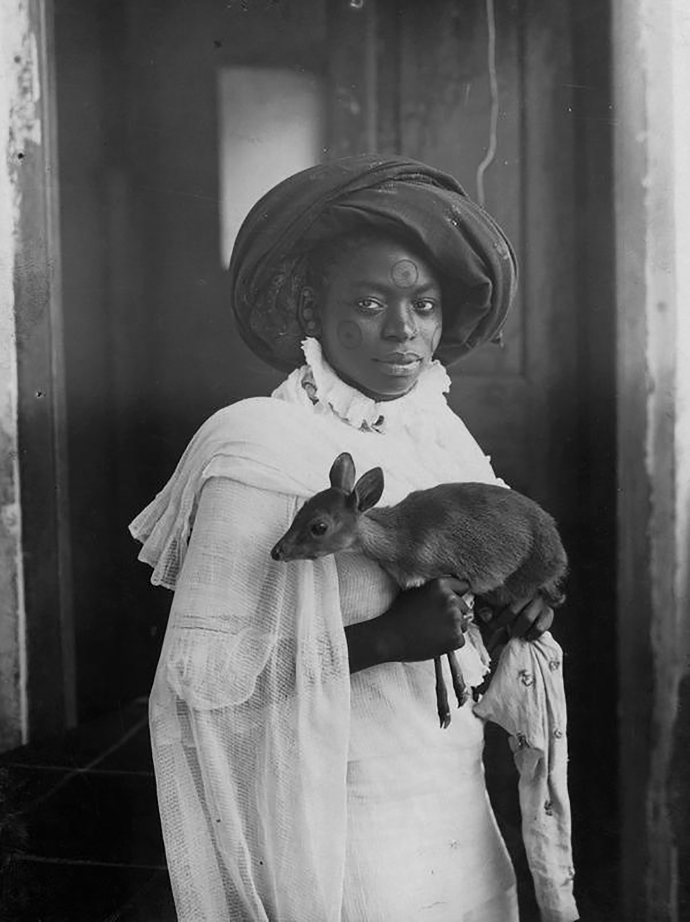 Daughters of the Swahili Coast , Zanzibar, c. 1900. Photographer unknown. Courtesy Melville J. Herskovits Library of African Studies at Northwestern University.