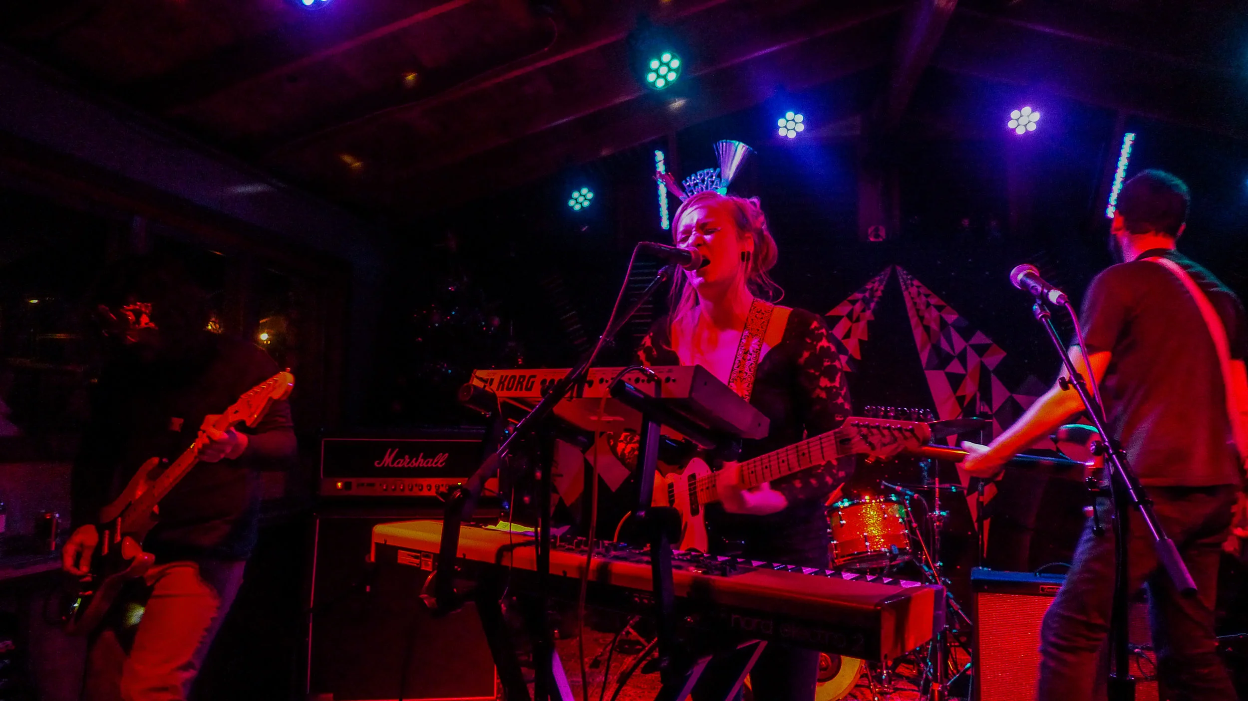 Lowin performs at Cheer Up Charlie’s on New Year’s Eve 2014.