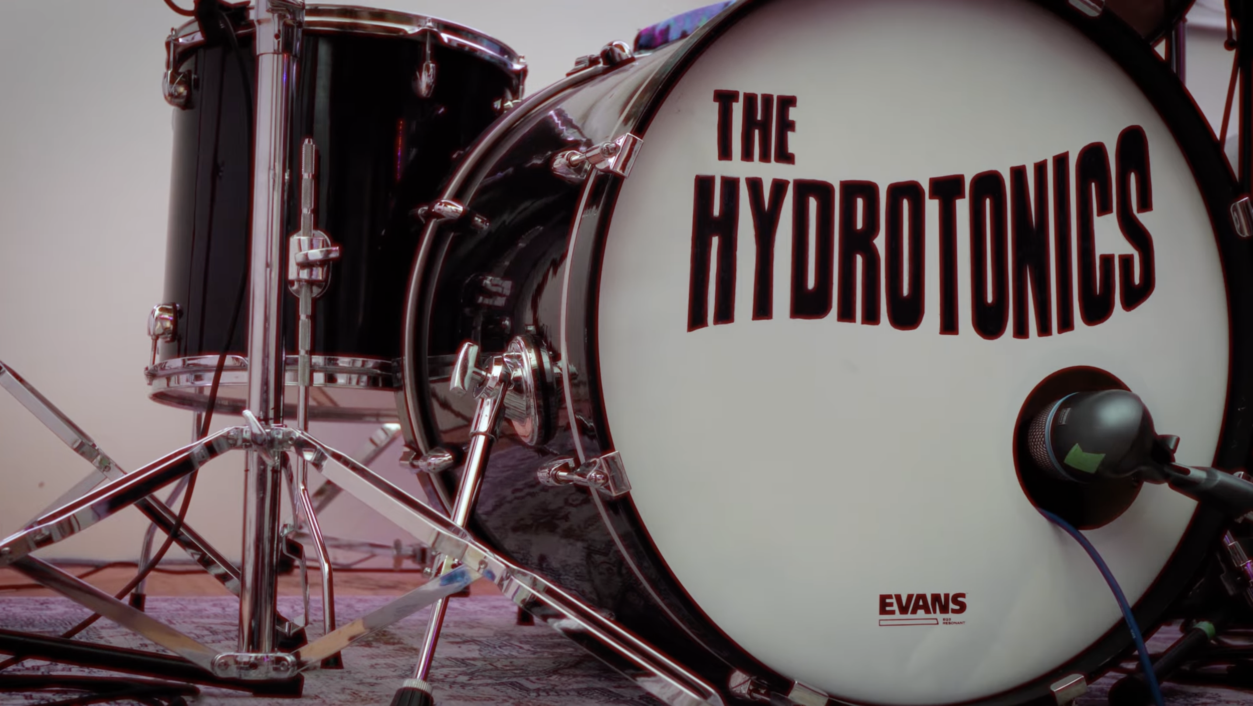 The Hydrotonics - And I Love Her (Cover)