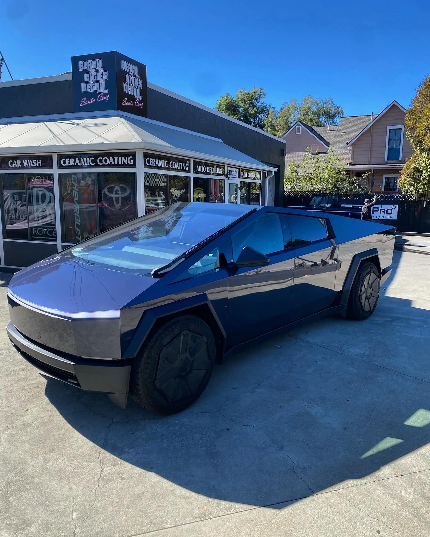 Is there life on Mars? I bet Elon Musk knows. This space ship is ready to blast off and enter into orbit. Tesla Cyber truck with a hit of color. We are pleased to announce the latest product to hit the shelves at Beach Cites Auto: Color PPF. It combi