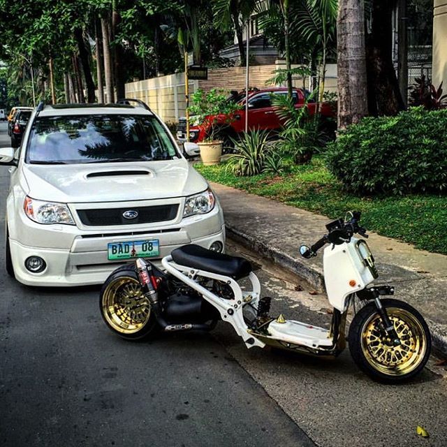 From the Philippines @jeffgreet  ruckus and scooby.  Featuring FLPPARTS 2 piece CLASSIC CCW  dipped in gold along with some flp hardware and spike gas cap !! Sweet build buddy