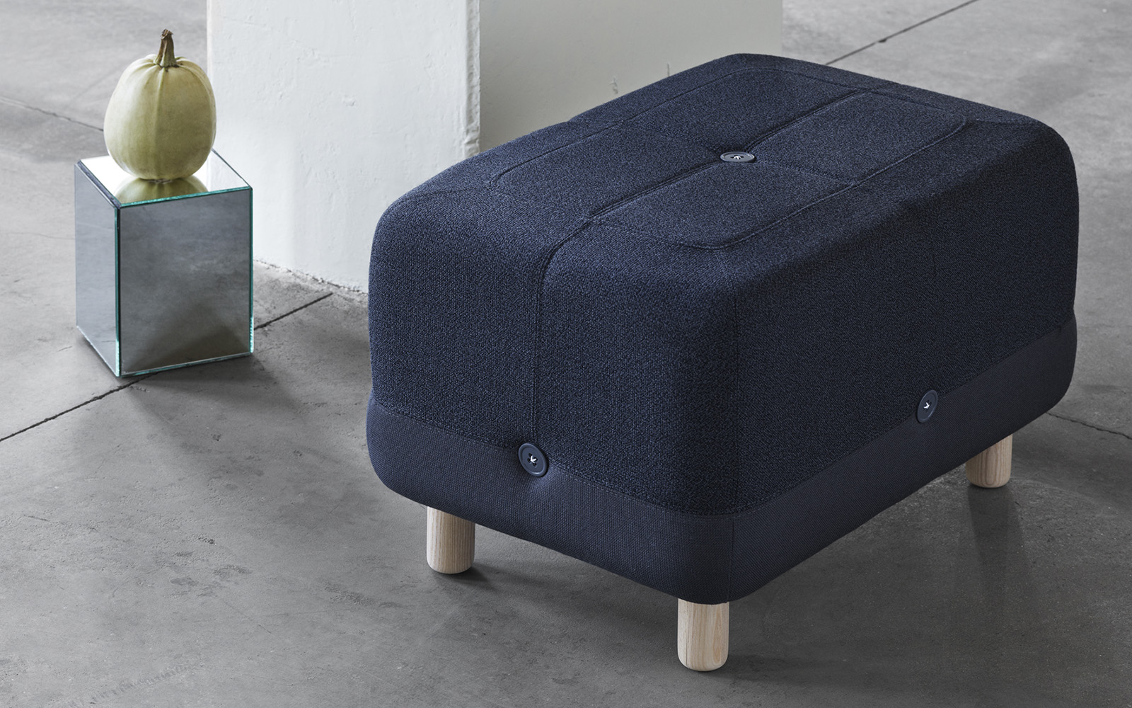 602004_Normann_Copenhagen_Sumo_Pouf_Dark_GreyHybrid_2018_03.jpg