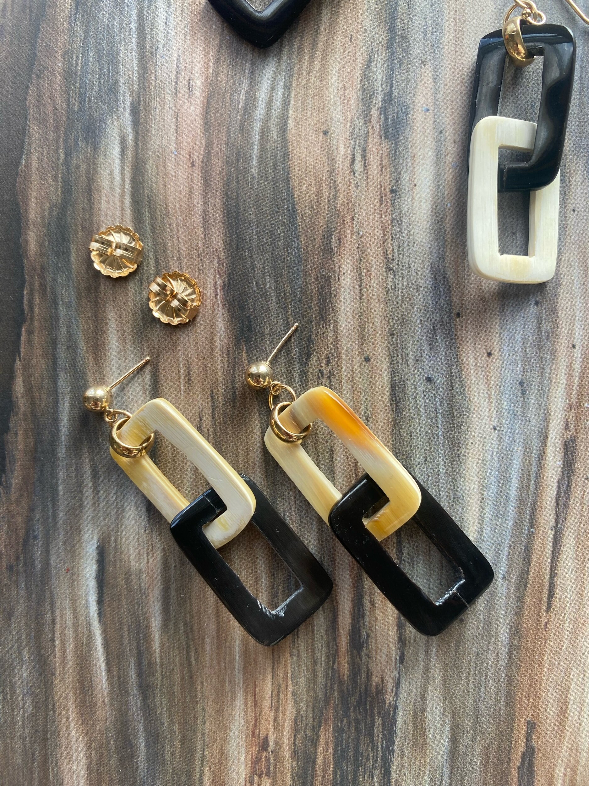 5C00BA1C-2205-4E75-BA9C-6040421B2332