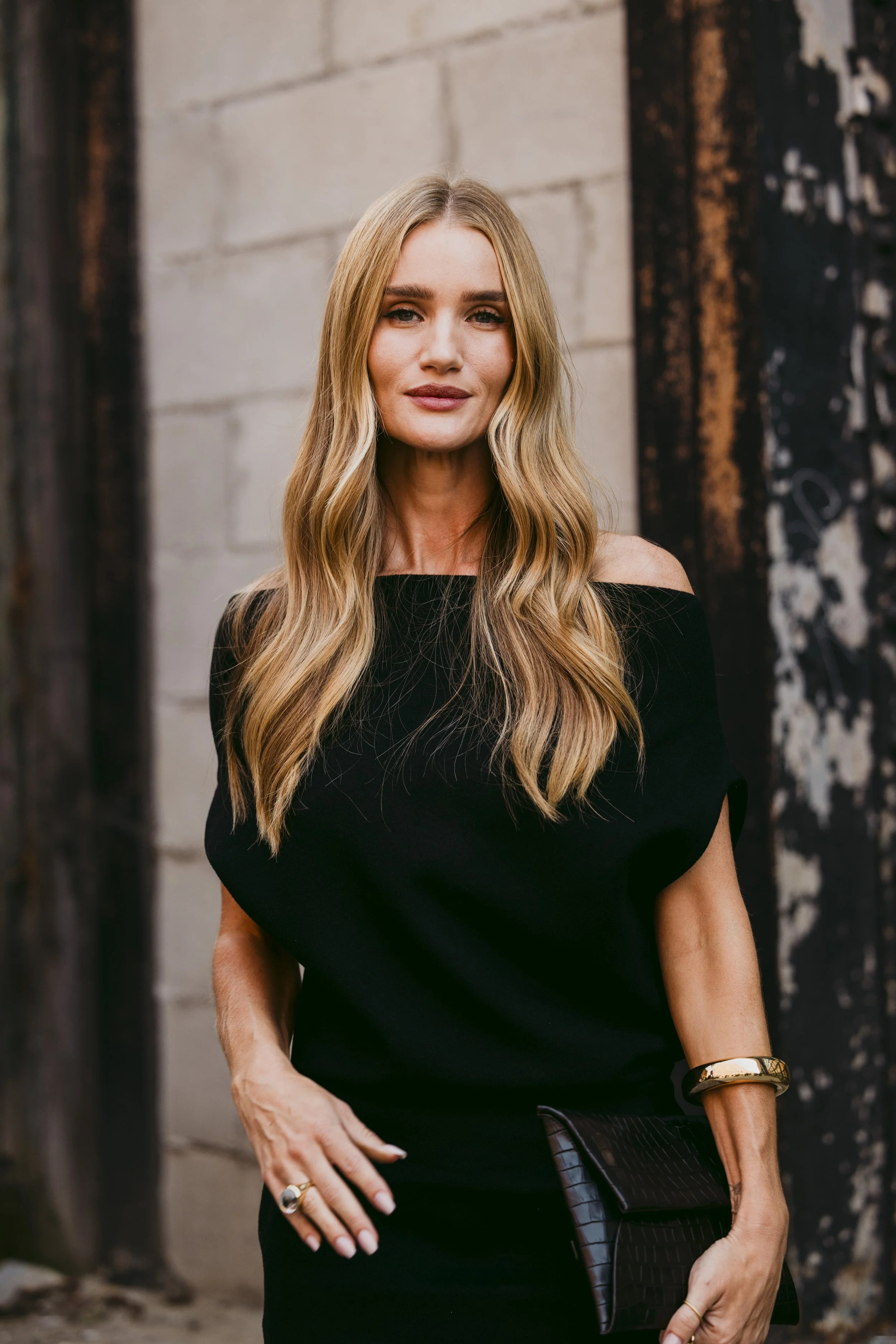 COSAW25_STREETSTYLE_ROSIE HUNTINGTON WHITELEY3.jpg