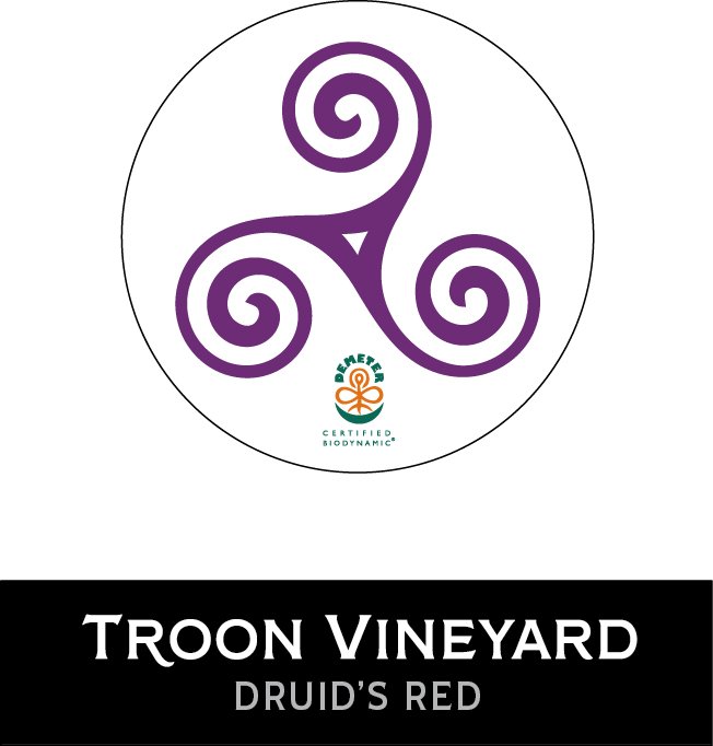 Troon Druids Fluid Red Wine 2022 Fr.jpg